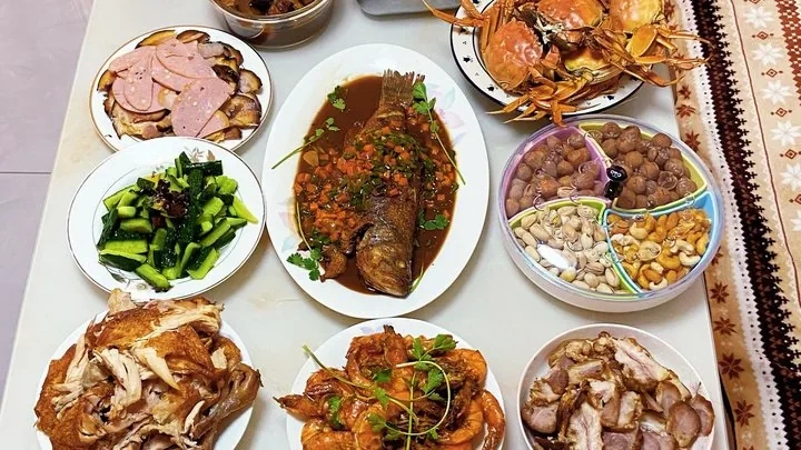 Chinese New Year's Eve reunion dinner